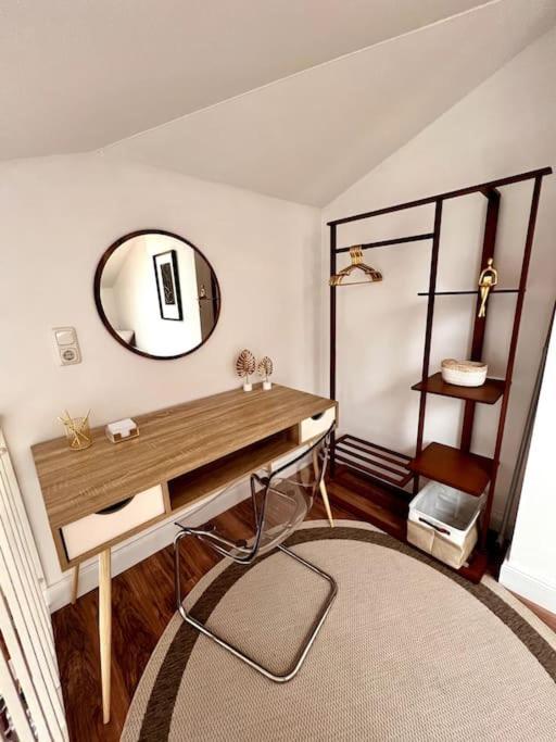 Bali Home Stylische Wohnung Mit Terrasse Schönefeld Exterior foto