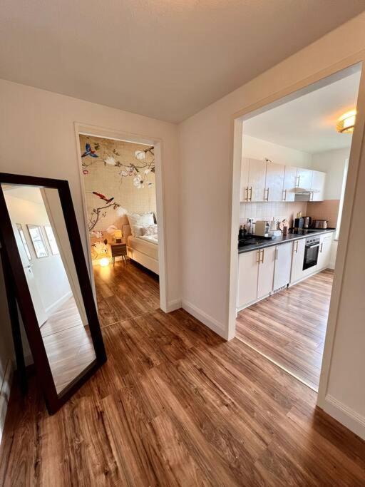 Bali Home Stylische Wohnung Mit Terrasse Schönefeld Exterior foto